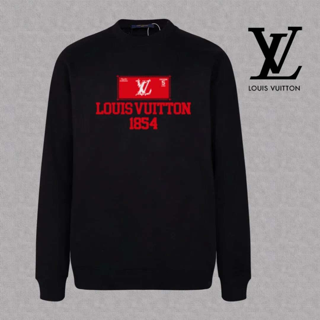 🅿️250 hot style on the shelves🔥❗ 💫〖Louis Vuitton LV〗 Fashionable round neck sweatshirt, casually matched with various styles, it is perfectly handsome😎The whole dress is made of double waistcoats, which makes the whole dress more three-dimensional. Not ordinary factories can do such fine work. The 2025 spring style counters are on sale, exquisite round neck terry sweatshirt, high-end double-strand pure cotton Customized drawstring ribs are dyed in the same vat and are complete with three standards. The chest craftsmanship adopts a simple and elegant pattern on the chest, which is easy to control for any age group! Fit and comfortable! Customized thickened 440g terry sweatshirt fabric, soft and comfortable to the touch, with a three-dimensional shape! 🙌🏻 It’s also very breathable, so it’s a versatile style that can be worn with any outfit! ✔Color: Black White Apricot Size: S M L XL 2XL